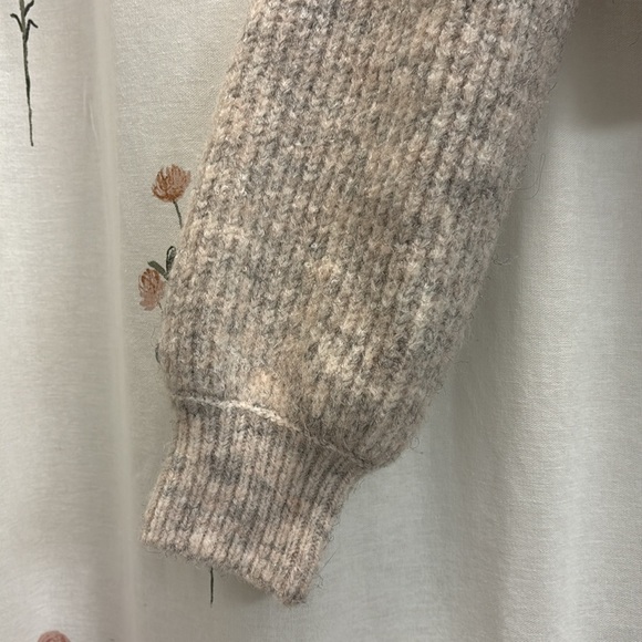 NWOT Tilly’s Cropped Cardigan - Picture 4 of 5